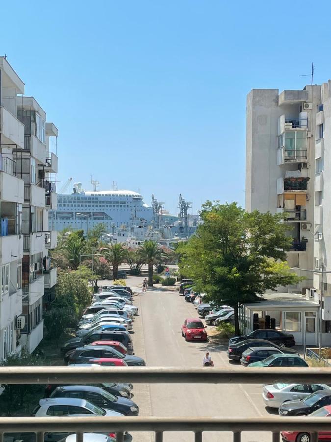 Seaview Apartment Bar Exterior photo